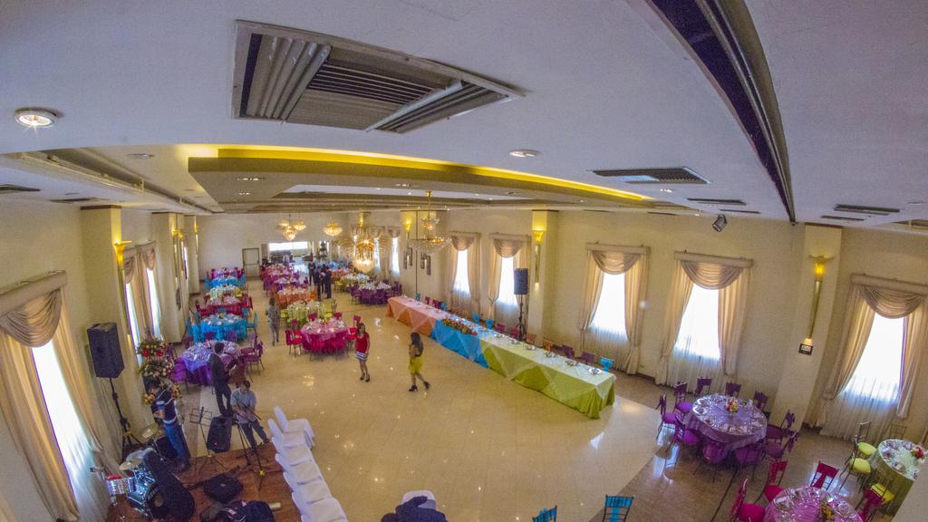 Hotel Emperador Ambato Exteriör bild