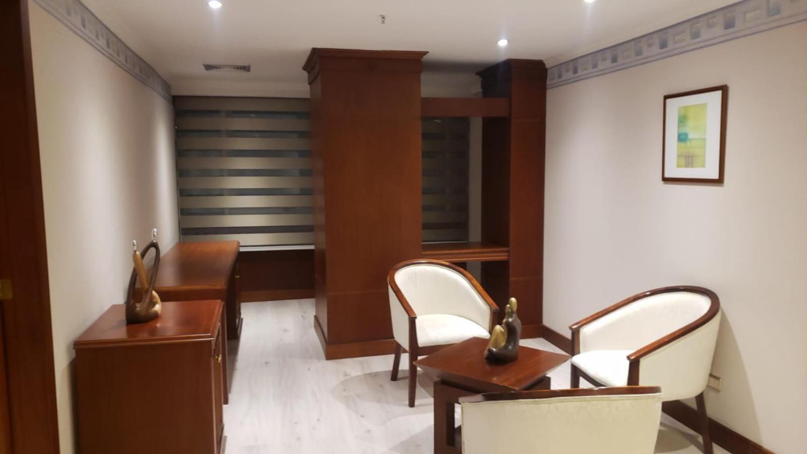 Hotel Emperador Ambato Exteriör bild