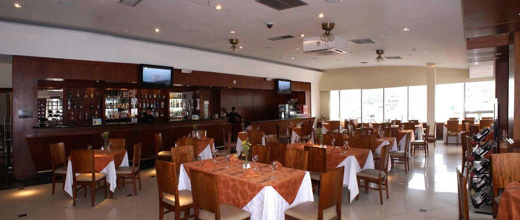 Hotel Emperador Ambato Exteriör bild