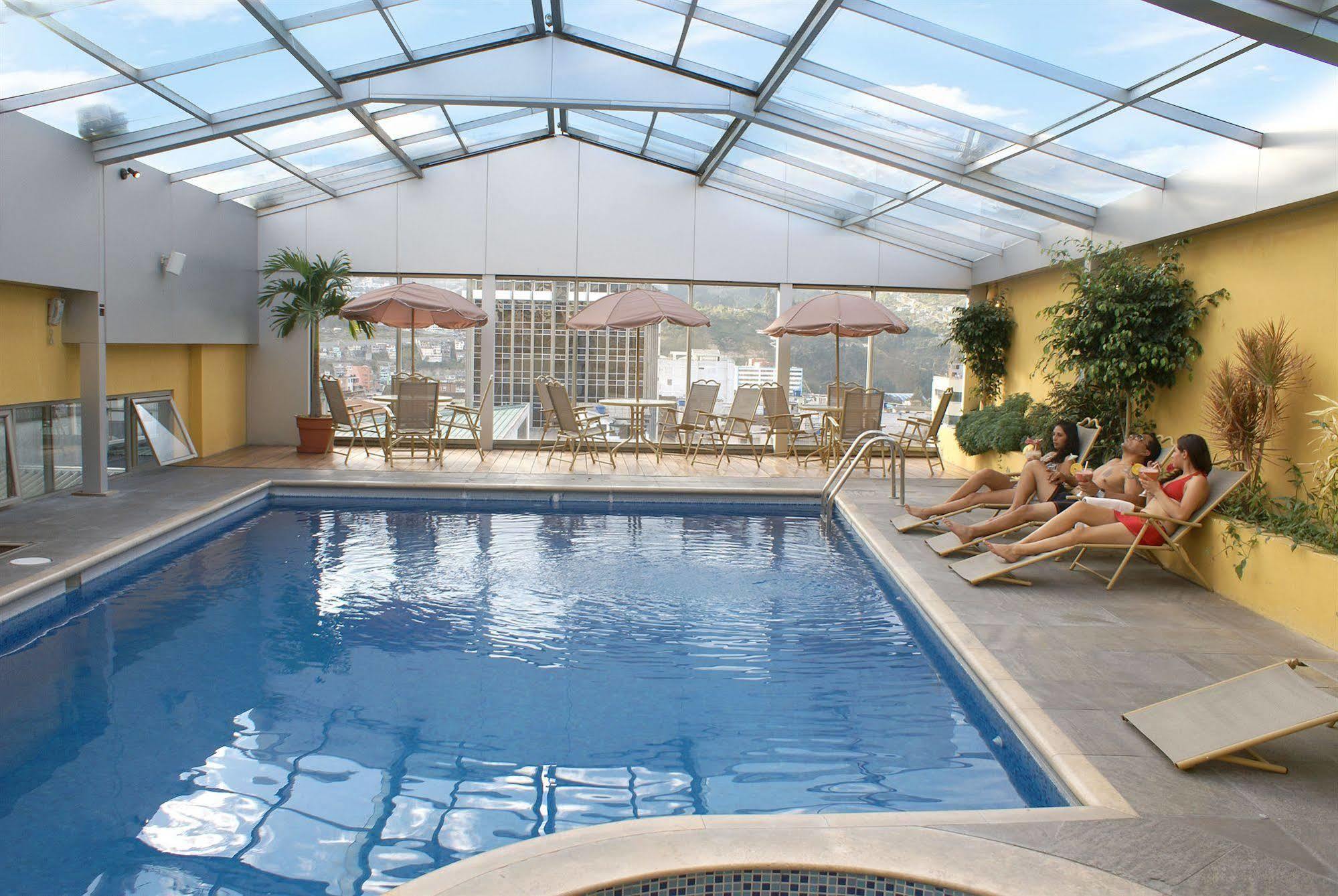 Hotel Emperador Ambato Exteriör bild