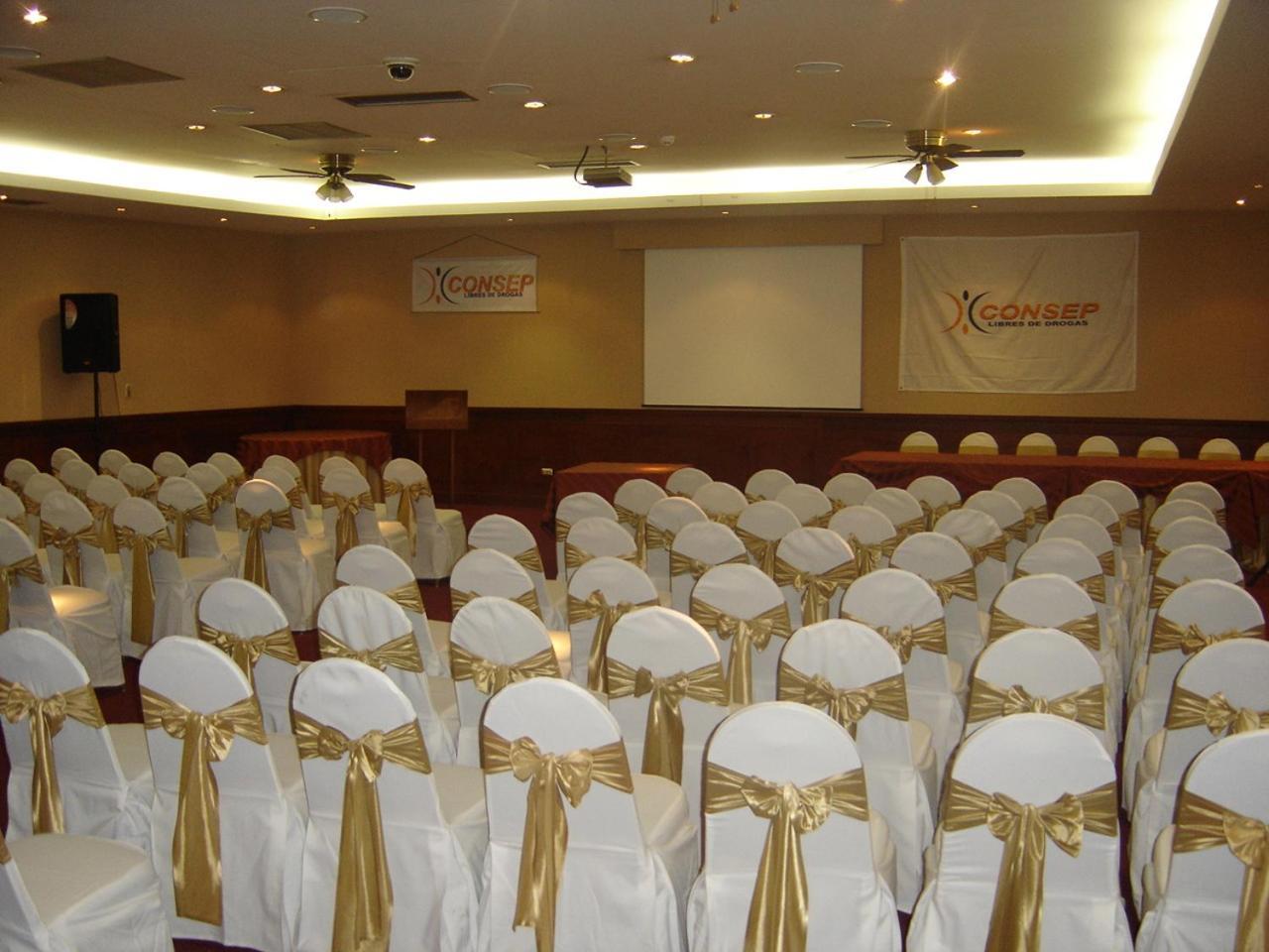 Hotel Emperador Ambato Exteriör bild