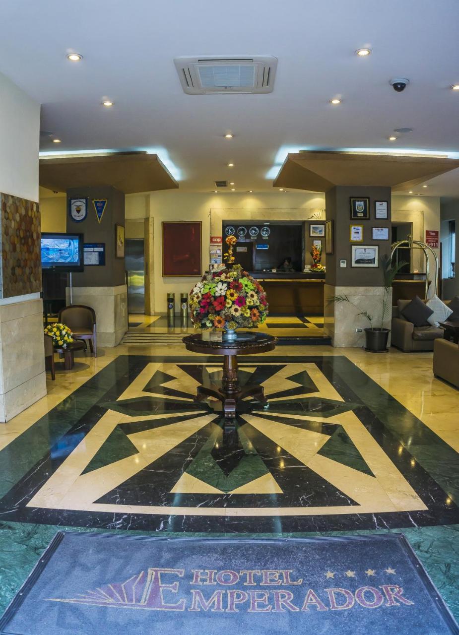 Hotel Emperador Ambato Exteriör bild