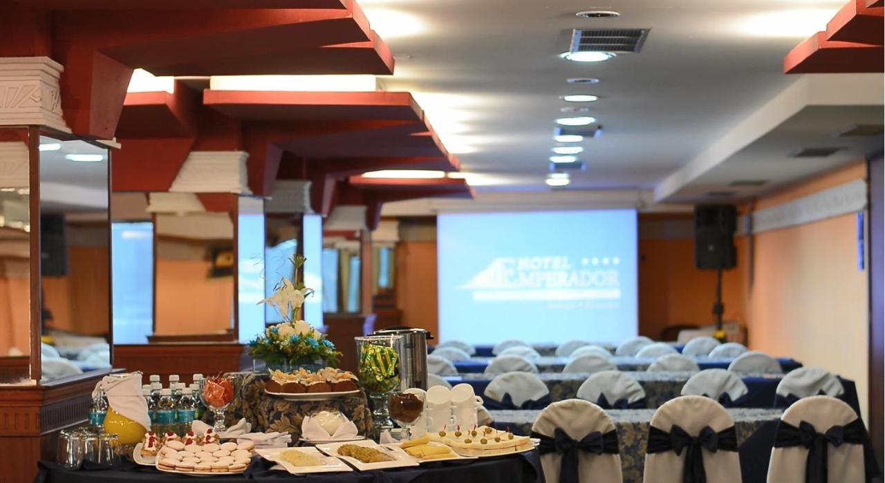 Hotel Emperador Ambato Exteriör bild